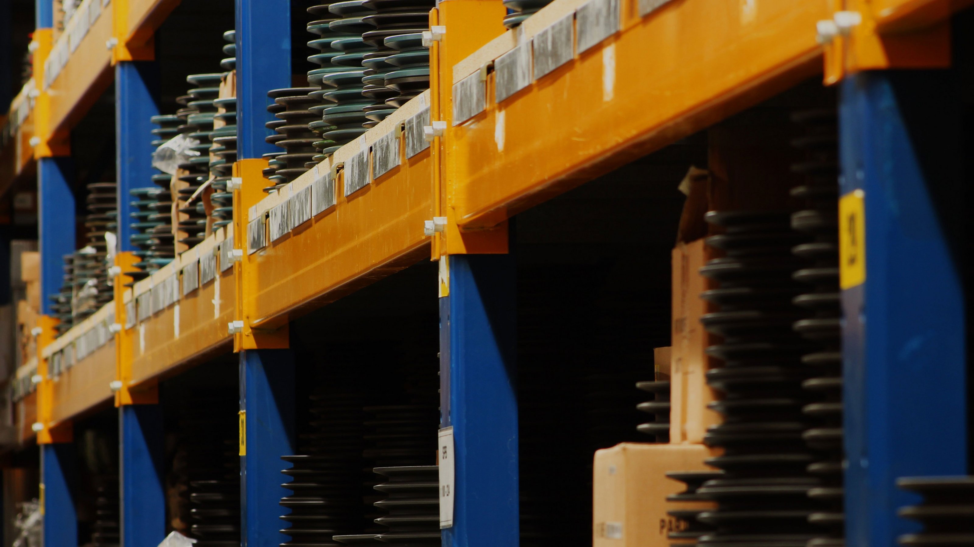 40 000 Standard-Artikel sofort ab Lager lieferbar.